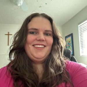 Meet your Posher, Claire